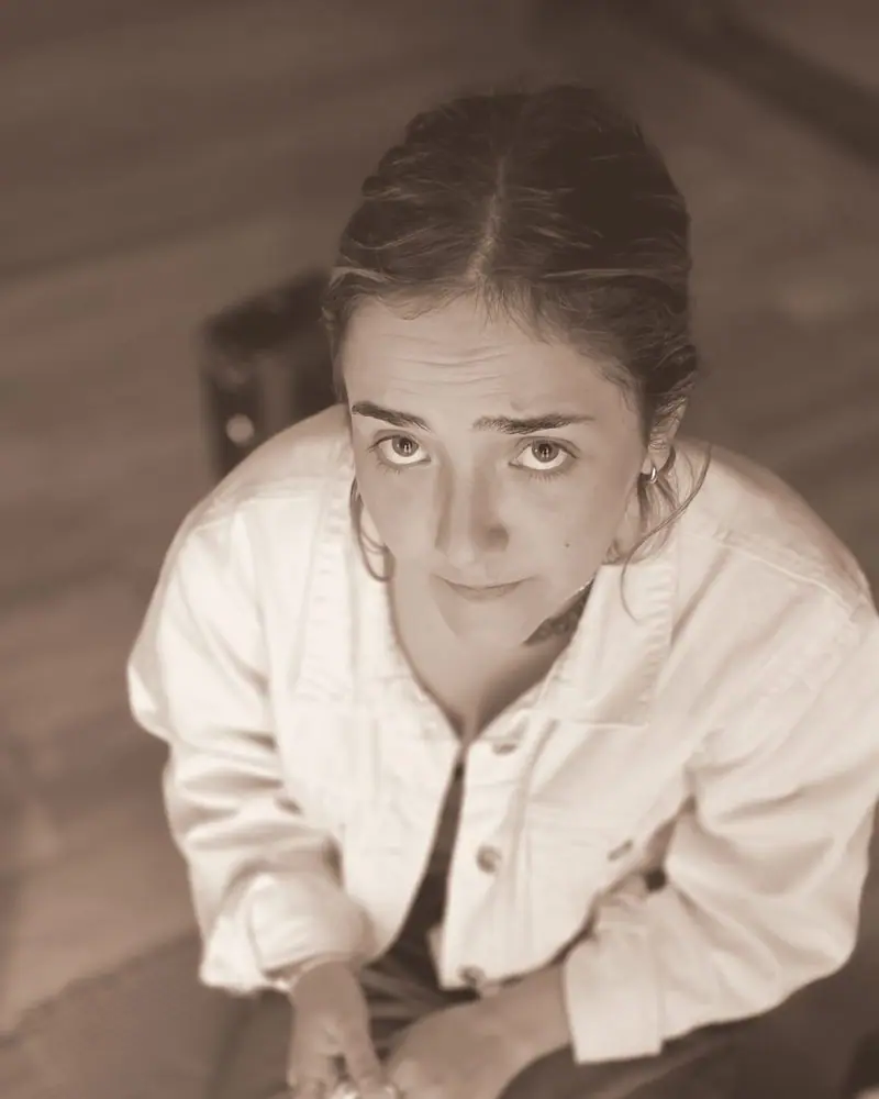 Pili mirando a cámara